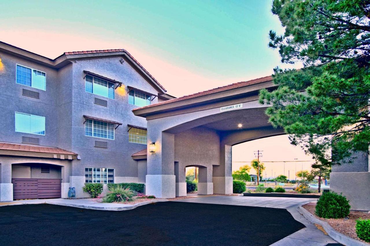 Comfort Inn & Suites Sierra Vista Near Ft Huachuca Exterior photo
